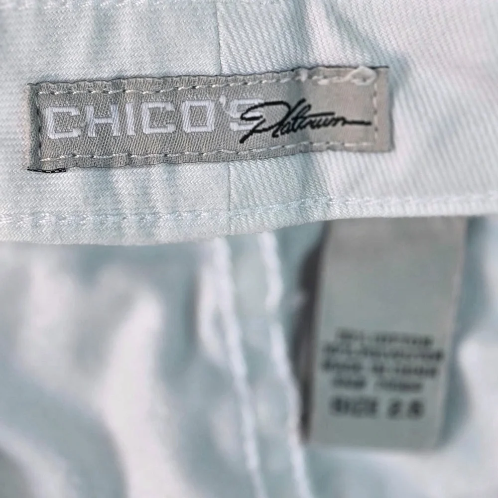 Chicos Platinum Denim Crop Pants Womens 2.5 14 White Stretch Raw Hem